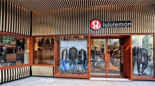 B体育“瑜伽服“lululemon一季度营收超46亿贵过耐克与阿迪(图1)